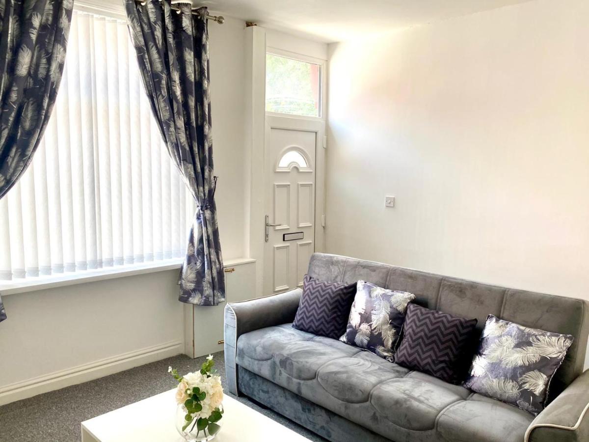 Cosy Cheerful 2 Bedrooms Near Piccadilly, Etihad Stadium Sleeps Up To 5 Manchester Kültér fotó