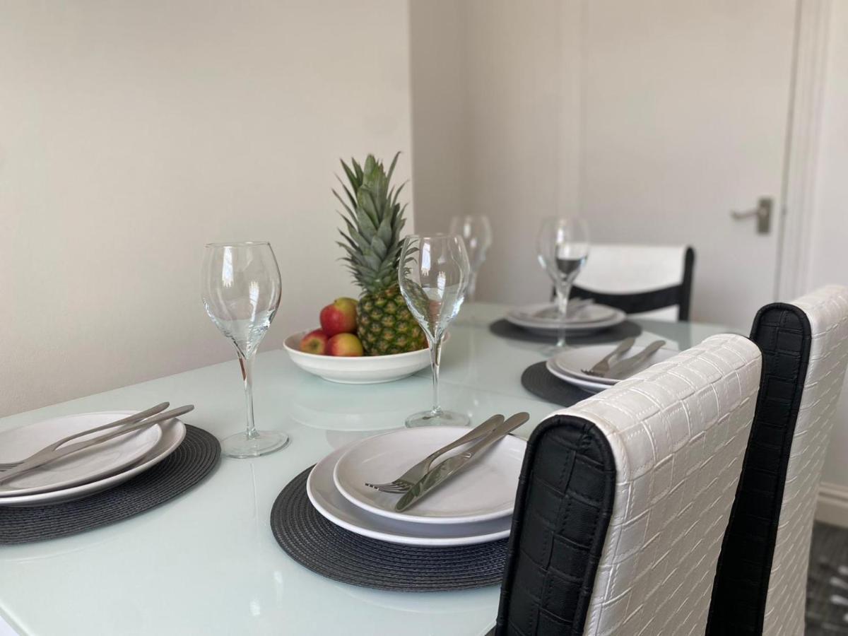 Cosy Cheerful 2 Bedrooms Near Piccadilly, Etihad Stadium Sleeps Up To 5 Manchester Kültér fotó